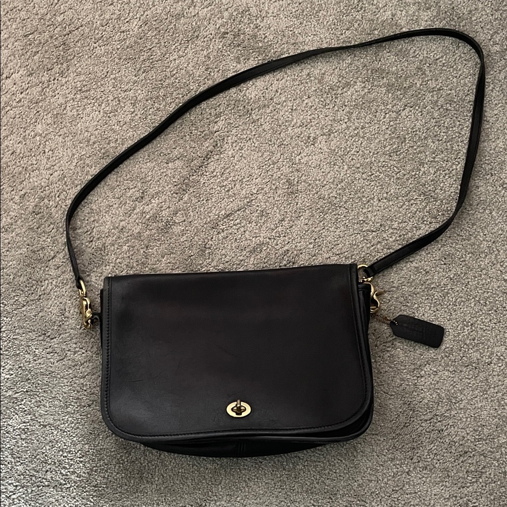 Women’s Coach handbag. Beautiful condition.